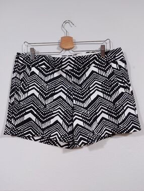 J.Crew Black White Printed Shorts Women 12 Stretch Cotton Geometric Pattern